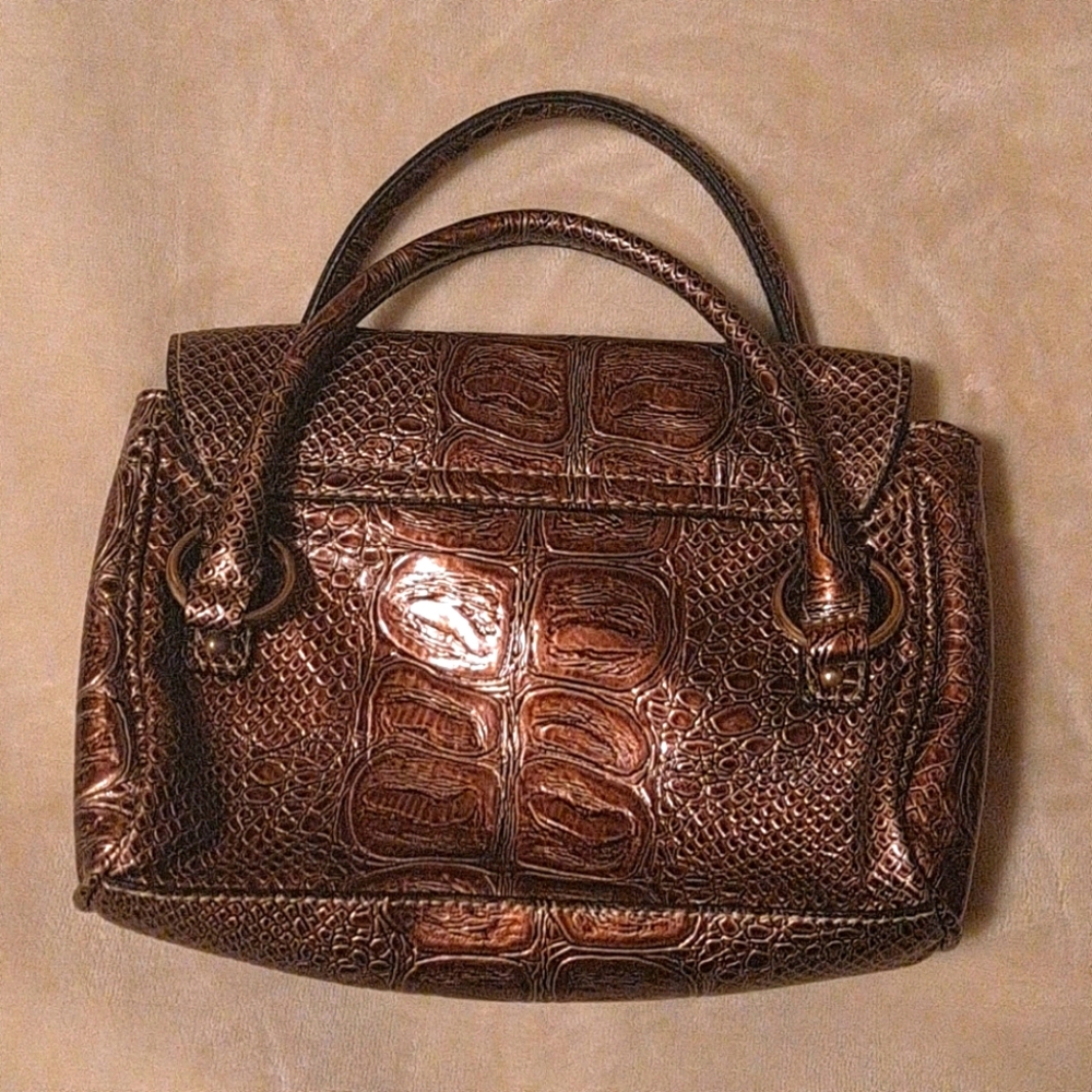 GUESS purse - Picture 3 of 4